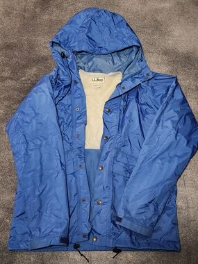 Vintage L.L. Bean Men's Blue Hooded Rain Jacket